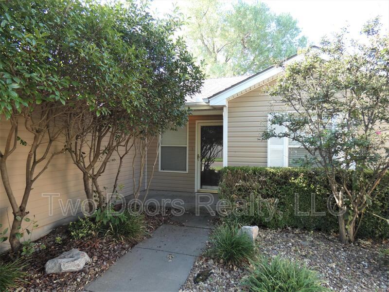 10420 Bradford Way - Photo 3 of 23