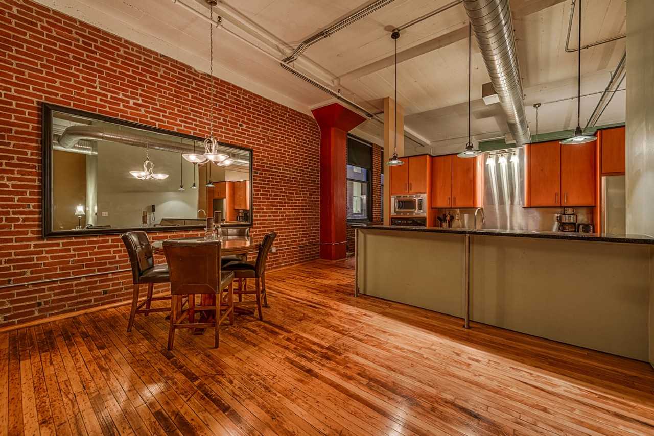 1010 St Charles St - Photo 3 of 18