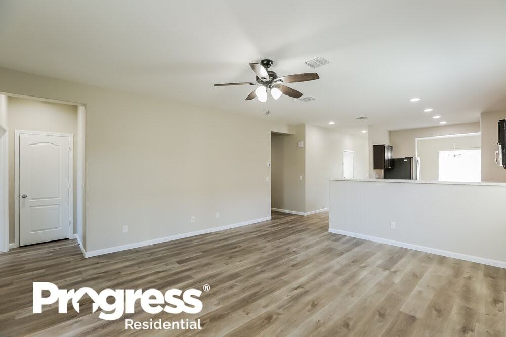 4022 S 81st Dr - Photo 3 of 21