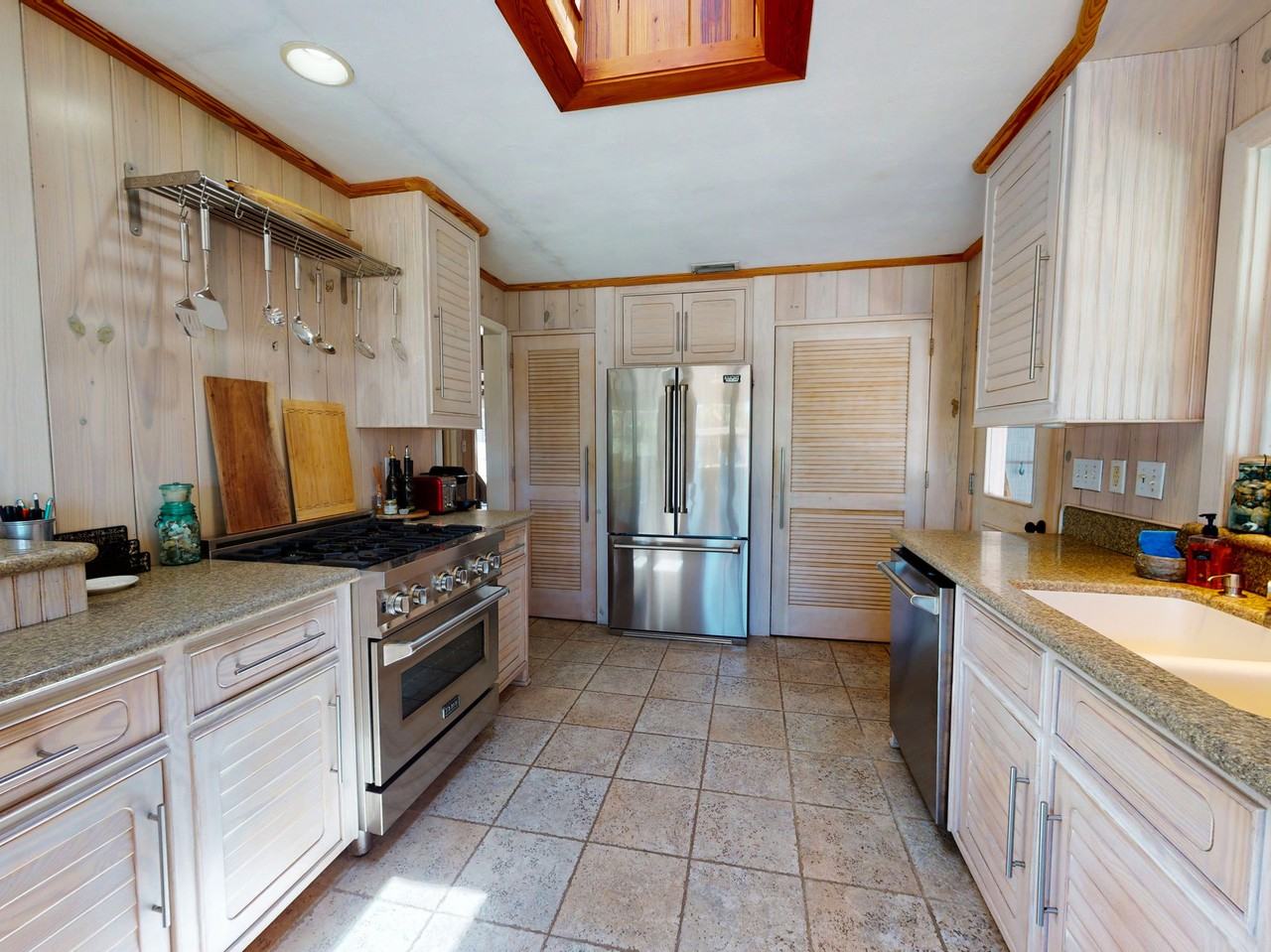 207 Kirkland Rd - Photo 6 of 31