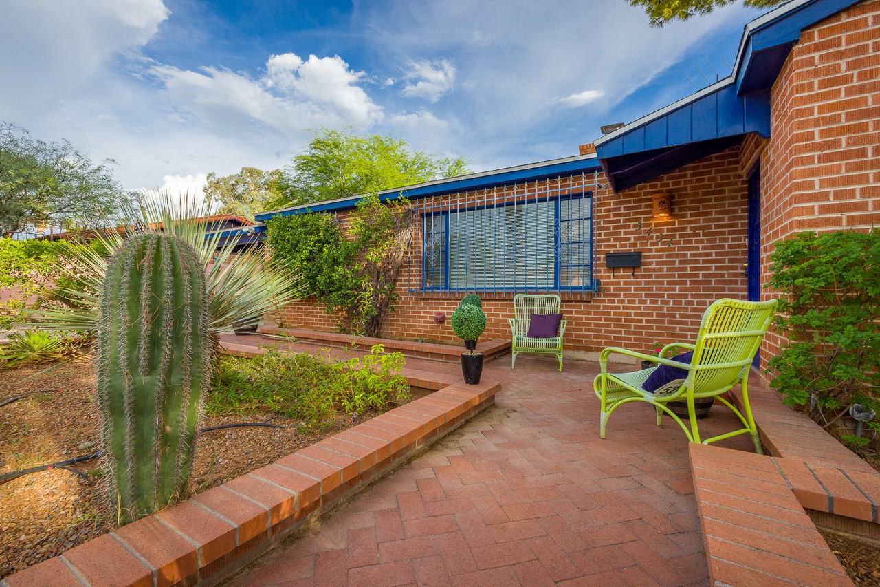 3434 E Hawthorne St - Photo 3 of 38