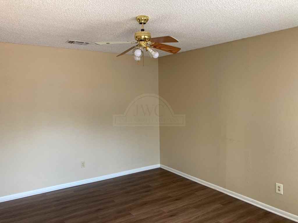 821 Michelle Dr - Photo 3 of 15