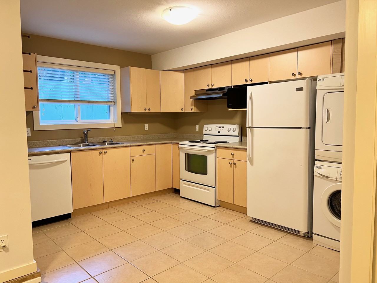 15455 Goggs Ave - Photo 2 of 10