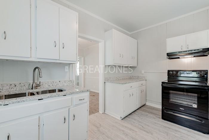 1106 Page St - Photo 2 of 15