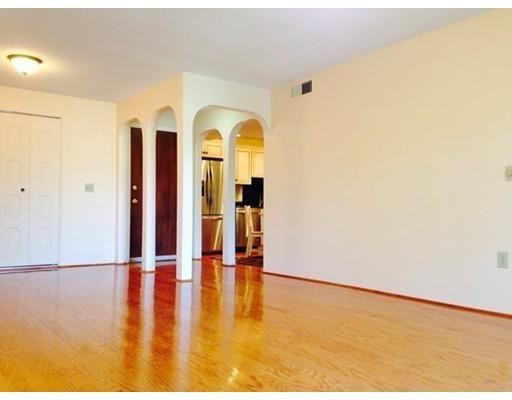 25 Shadowbrook Ln #17 - Photo 3 of 11