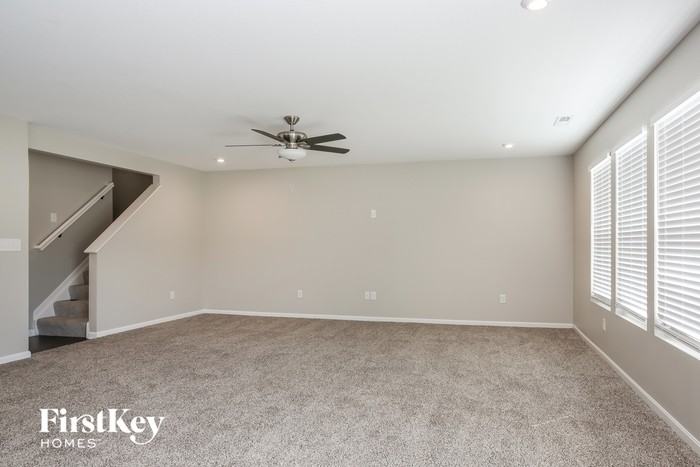 4965 Crestbrook Dr - Photo 3 of 15