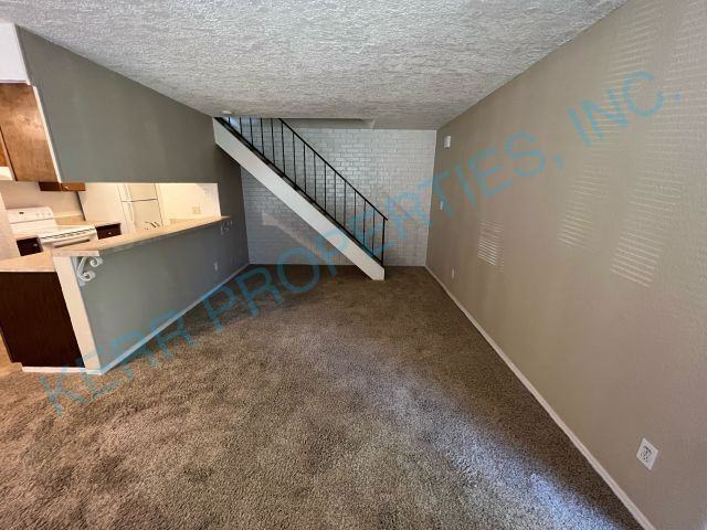 1416 Ne Paropa Ct #1416 - Photo 2 of 12