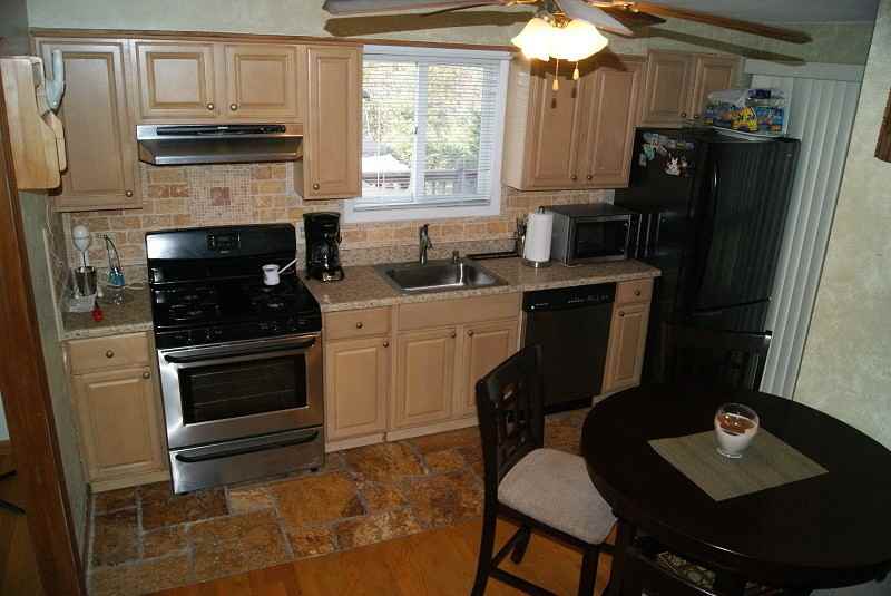 420 Riverview Dr - Photo 2 of 11