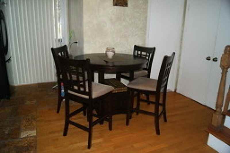 420 Riverview Dr - Photo 3 of 11