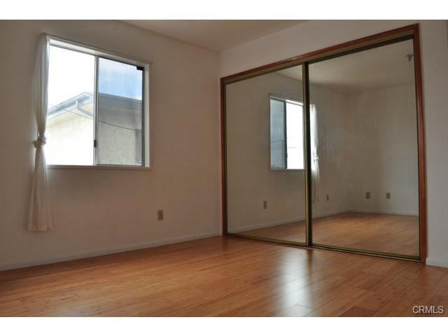 1561 W 224th St - Photo 3 of 6