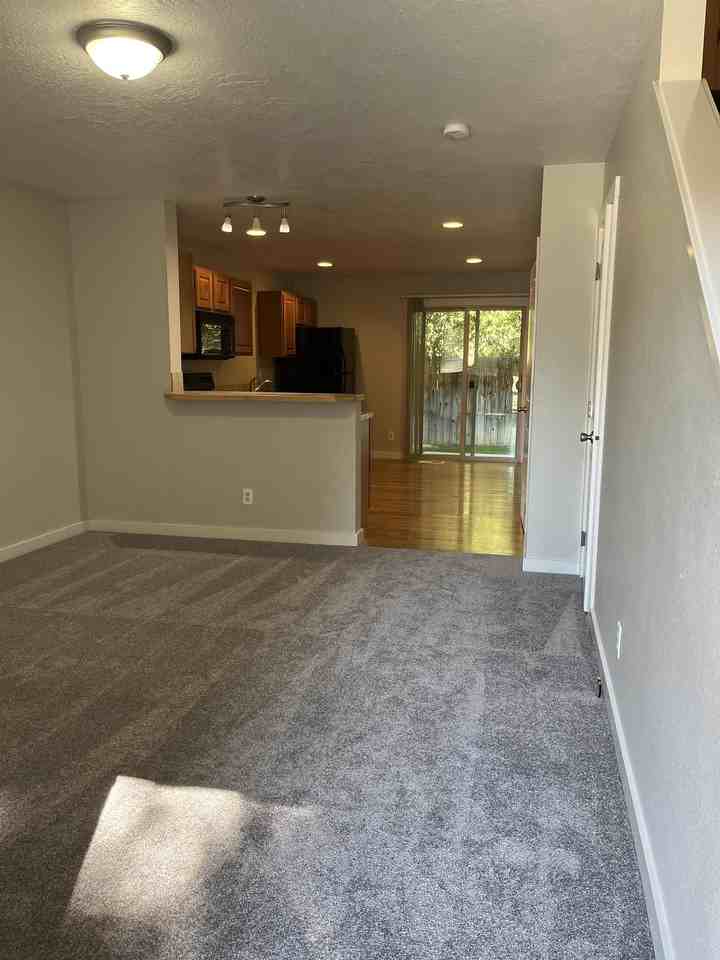1236 S Columbus St #1 - Photo 4 of 18