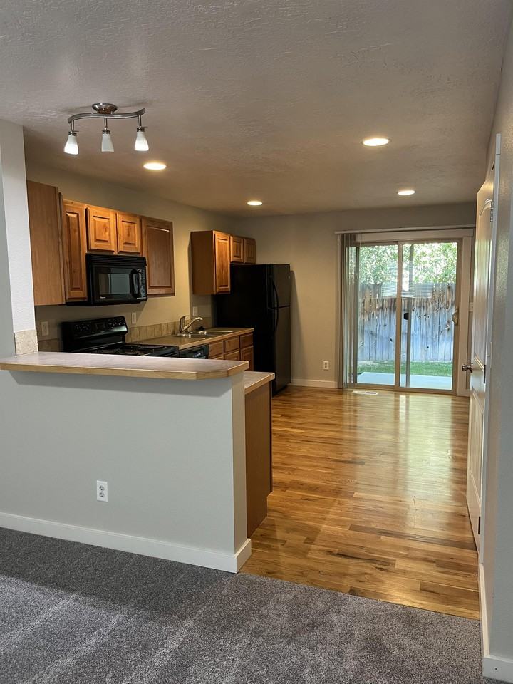 1236 S Columbus St #1 - Photo 6 of 18