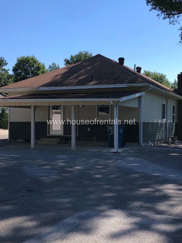 809 S Division St #1 - Photo 2 of 12