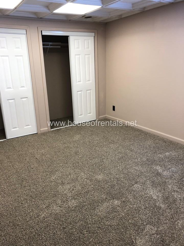 809 S Division St #1 - Photo 4 of 12