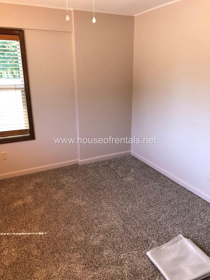 809 S Division St #1 - Photo 7 of 12