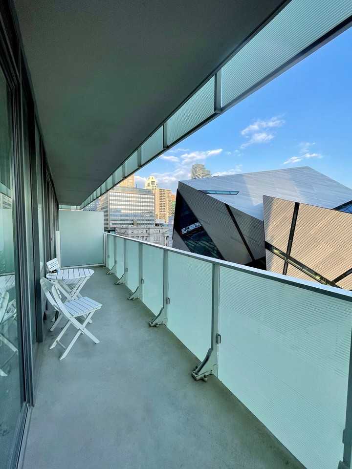 200 Bloor Street West