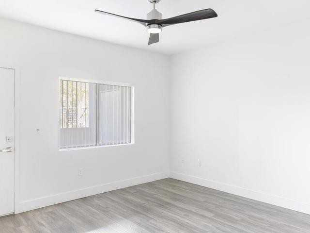 4350 S Hualapai Way - Photo 2 of 38