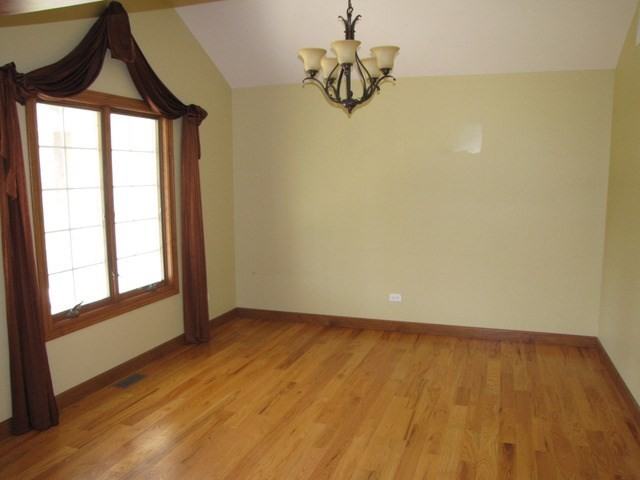 2625 N 41st Rd - Photo 3 of 24