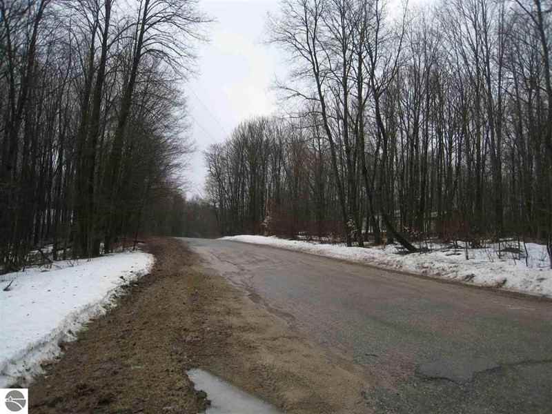 242 Winterset Dr - Photo 2 of 23