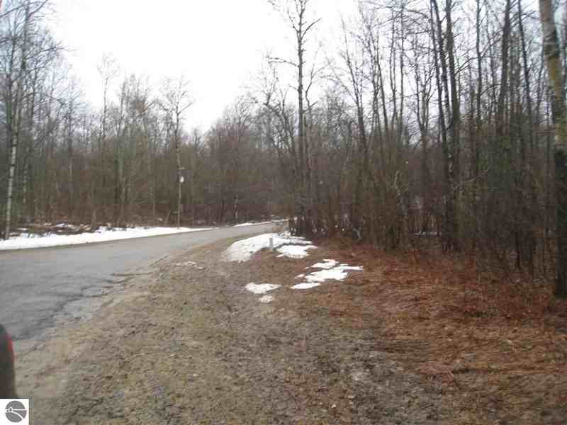 242 Winterset Dr - Photo 3 of 23