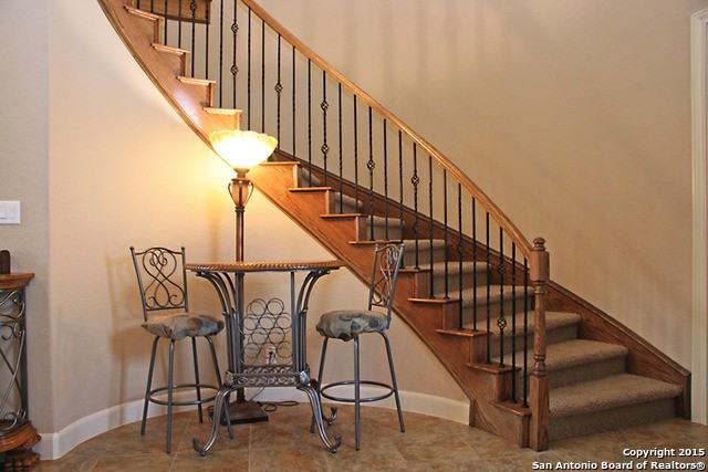 79 Raphael - Photo 3 of 25