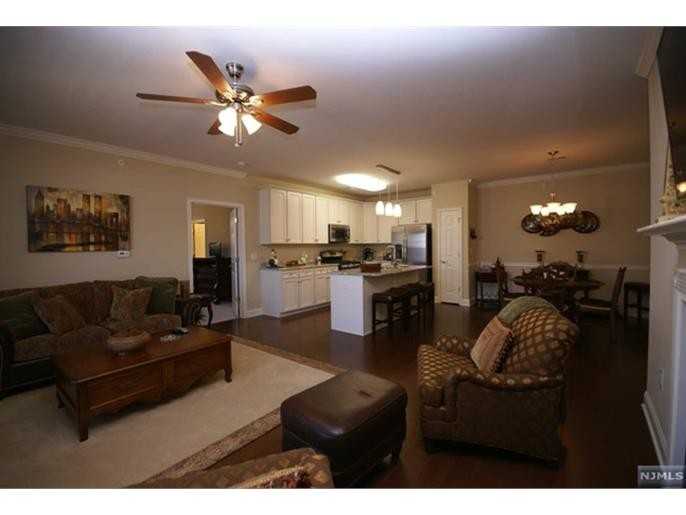 75 Brownstone Rd - Photo 2 of 20