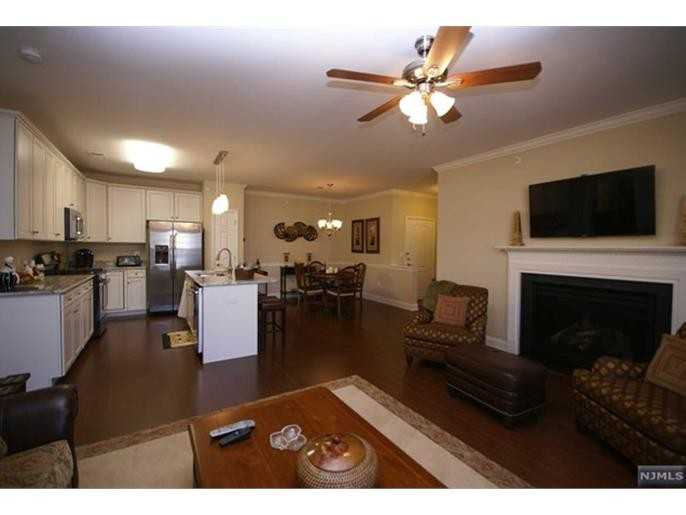 75 Brownstone Rd - Photo 3 of 20