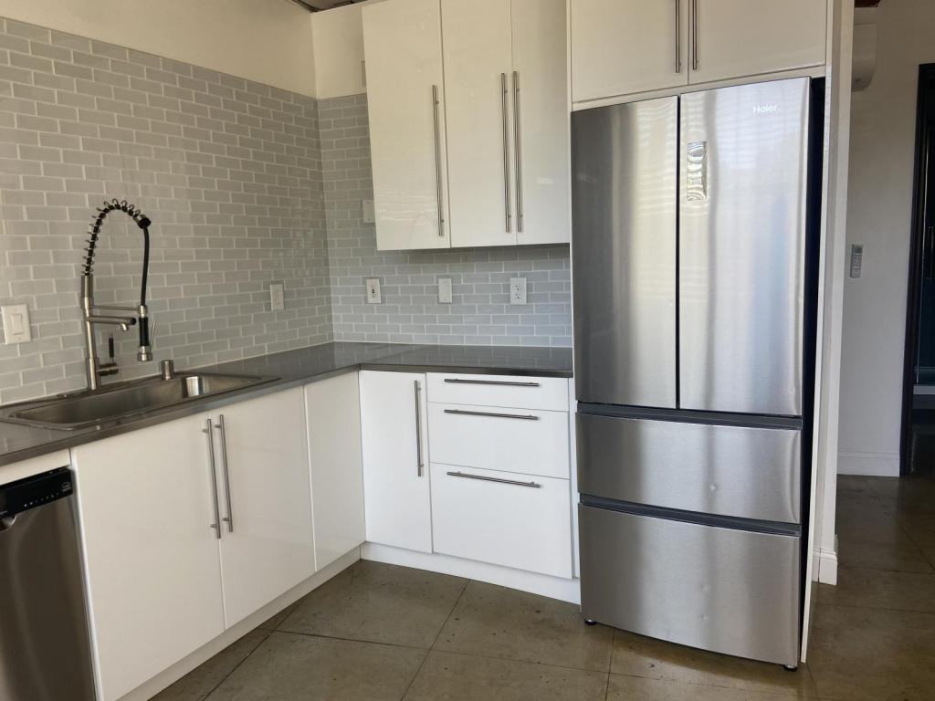 904 E Pearson St - Photo 4 of 5