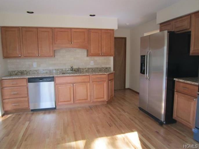 8 Friend Ct - Photo 3 of 25