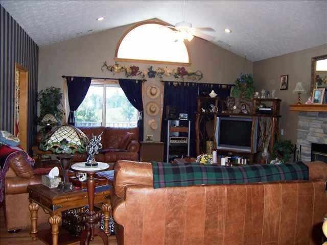 1816 Hastehill Dr - Photo 3 of 25