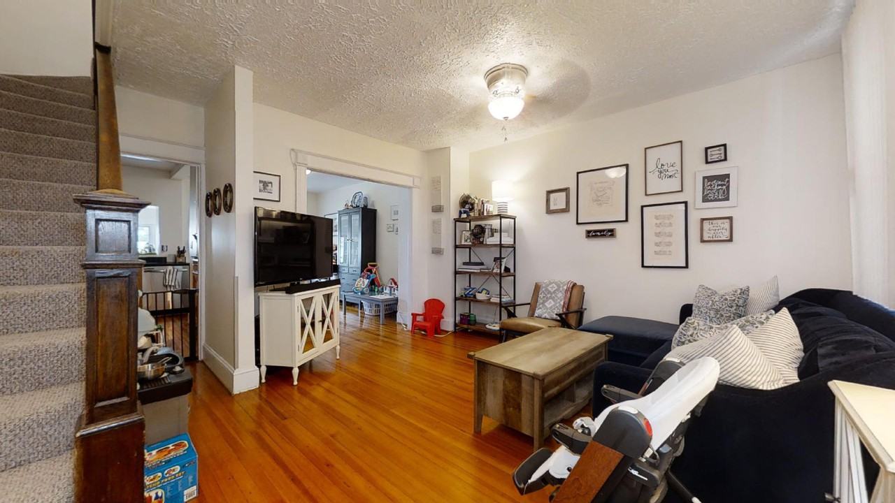 1718 D St Se #1 - Photo 2 of 23