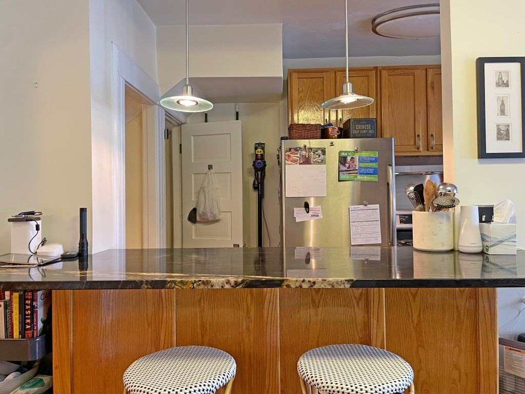 1718 D St Se #1 - Photo 6 of 23