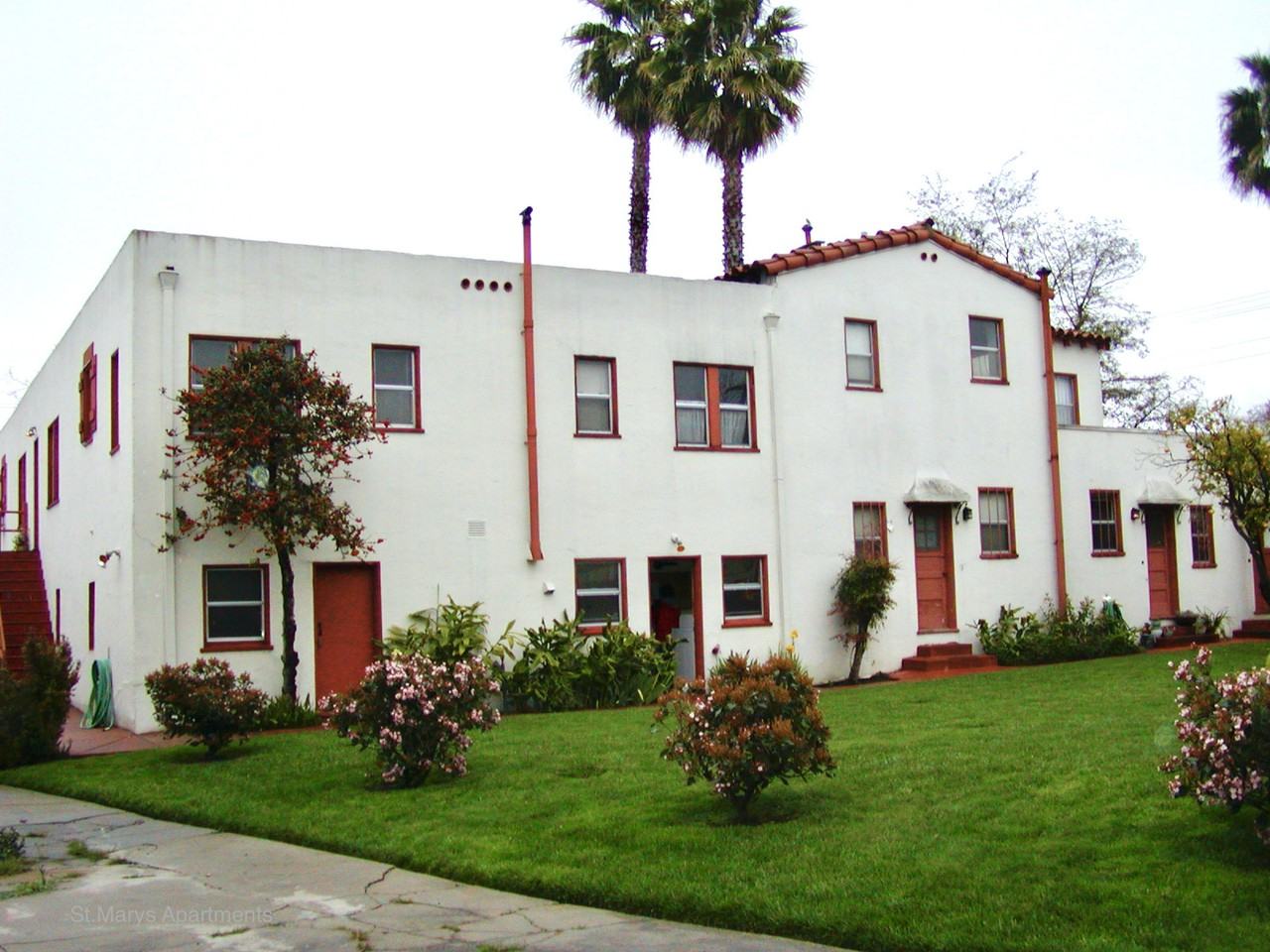 682 Dutton Avenue - Photo 2 of 7