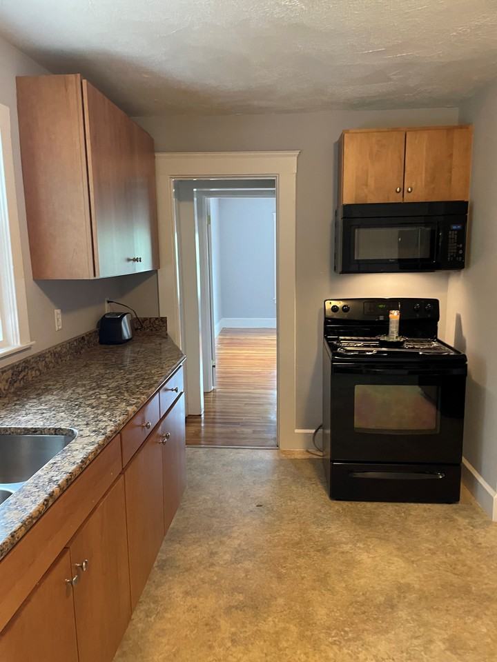 369 Main St #1 - Photo 2 of 8