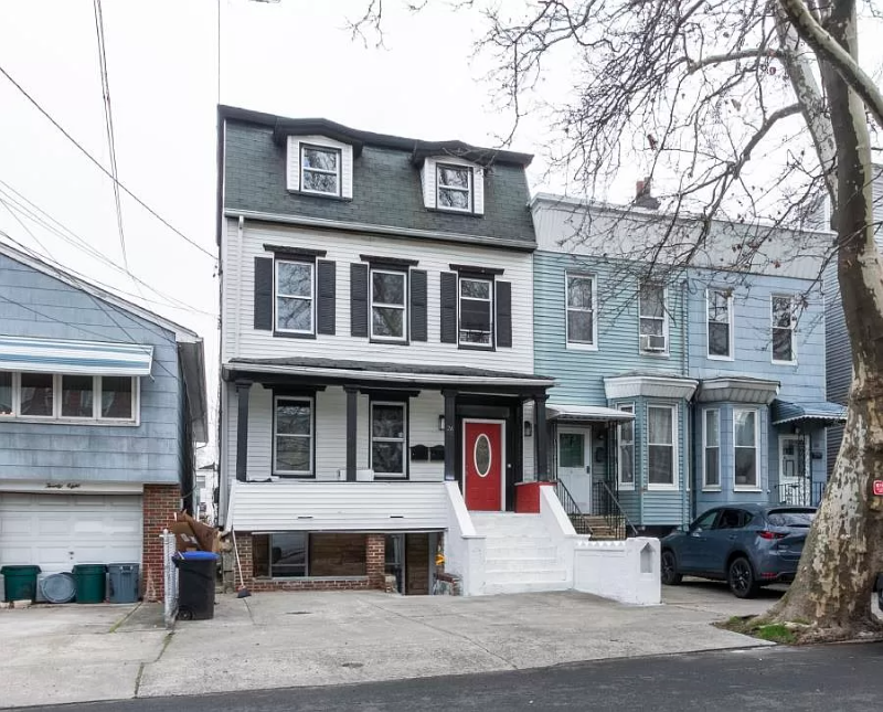 26 Elizabeth St #FL2