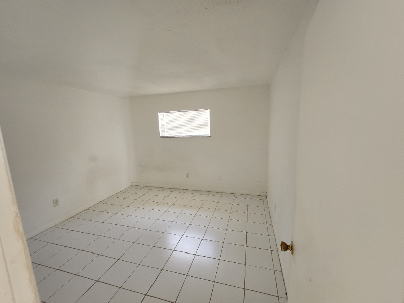 1516 41st Ave - Photo 3 of 8