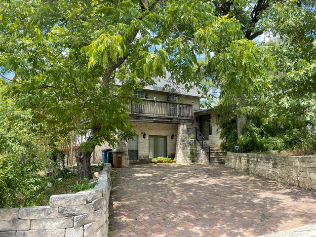 1708 Deerfield Dr - Photo 2 of 29