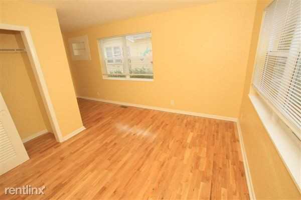 713 S N St - Photo 3 of 9