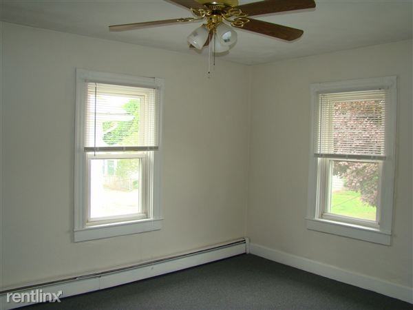 Adelaide Ave - Photo 3 of 8