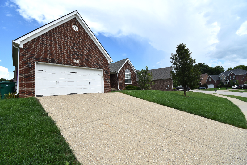 18309 Standwick Dr - Photo 2 of 34