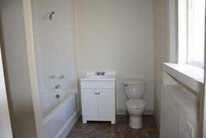 1510 E 4th St - Photo 3 of 5