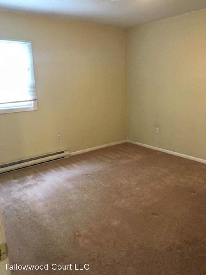 2BR/1BA Tallowwood Court Townhouse Apartments 214 Tallow Wood Dr