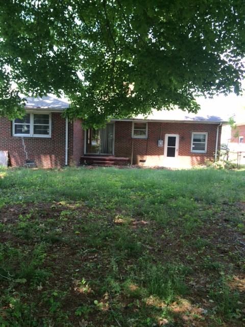716 Sycamore St - Photo 3 of 11