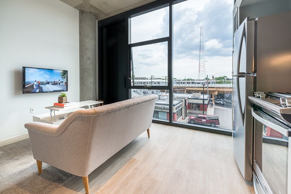 2733 W Belden Ave - Photo 3 of 10