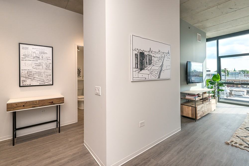 2733 W Belden Ave #2-1 - Photo 2 of 8