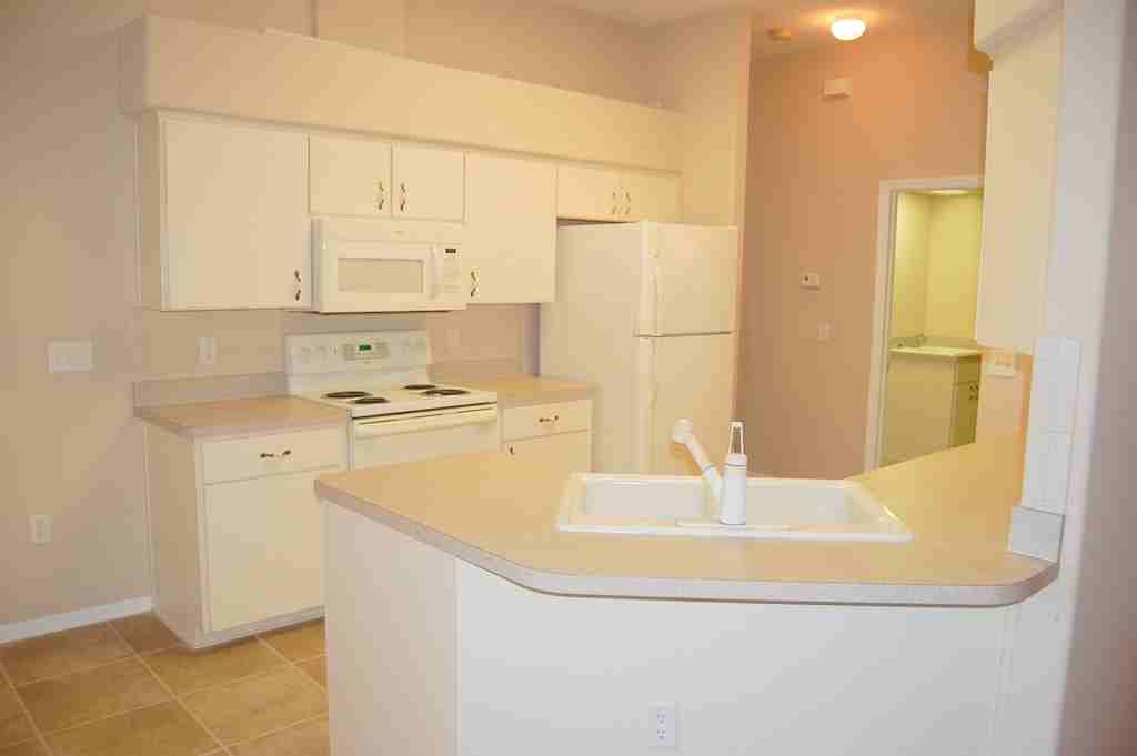 12630 Roseland Dr - Photo 3 of 16