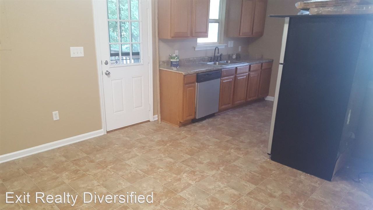 109 Sarver Ave - Photo 2 of 15