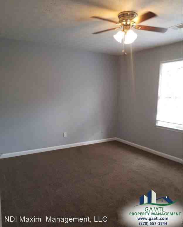 5642 Estates Court - Photo 3 of 4