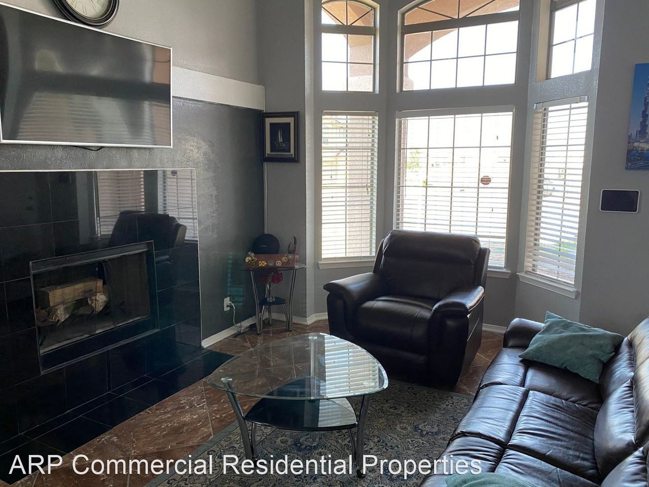 1497 Dunlin Pl - Photo 3 of 11