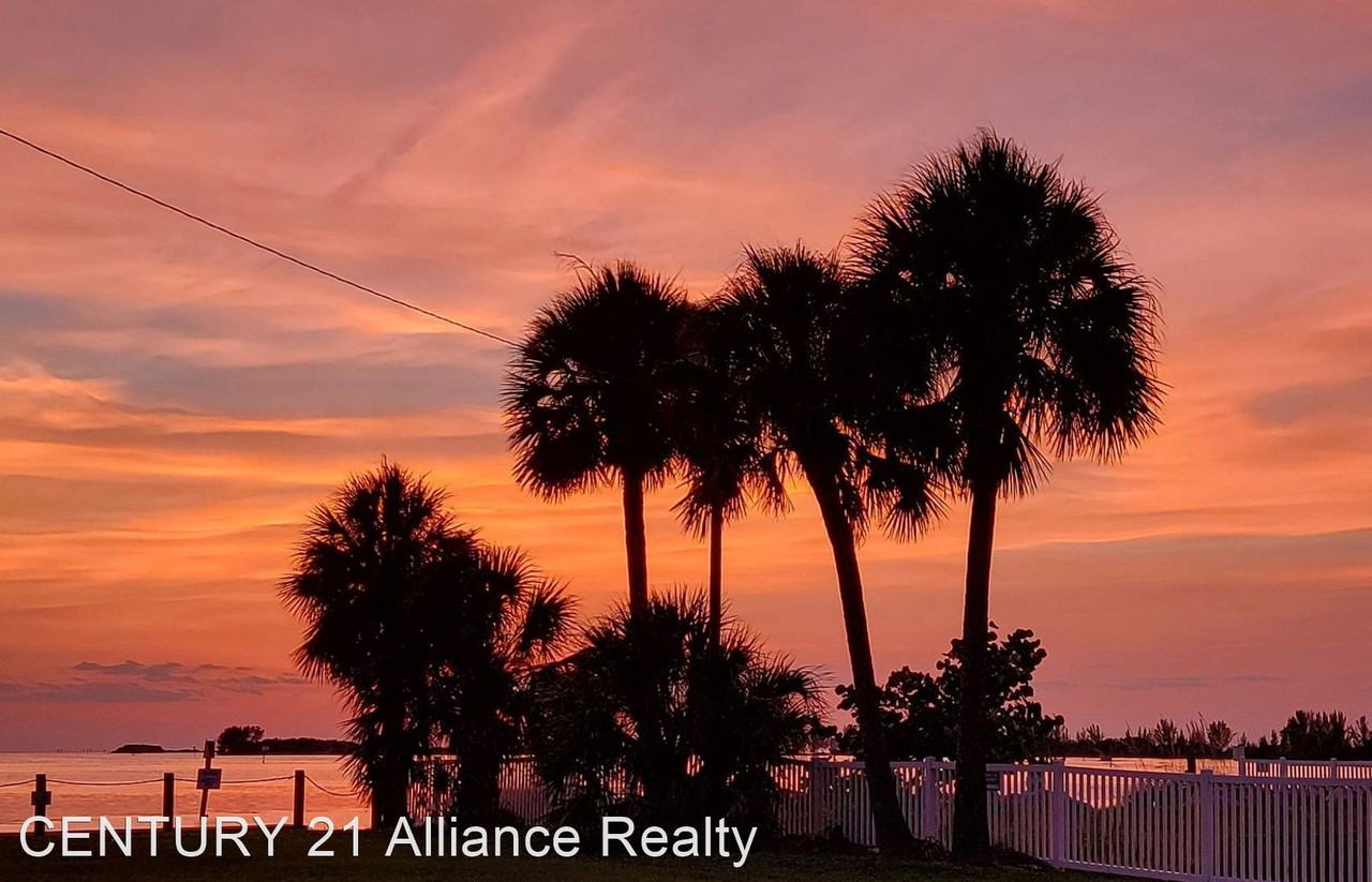 3195 Gulf Winds Cir - Photo 3 of 50